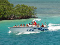 GtB Boat arrives in Caye Caulker